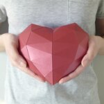 Papercraft de cœur rouge en 3D