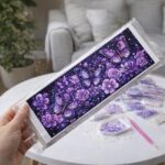 Broderie Diamant - Fleurs et Papillons en Violet