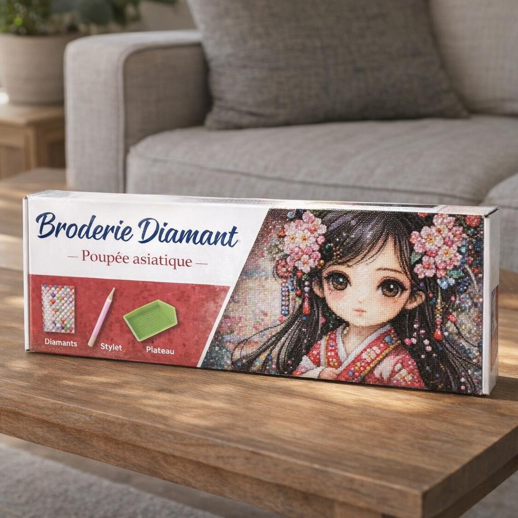 Poupée asiatique broderie