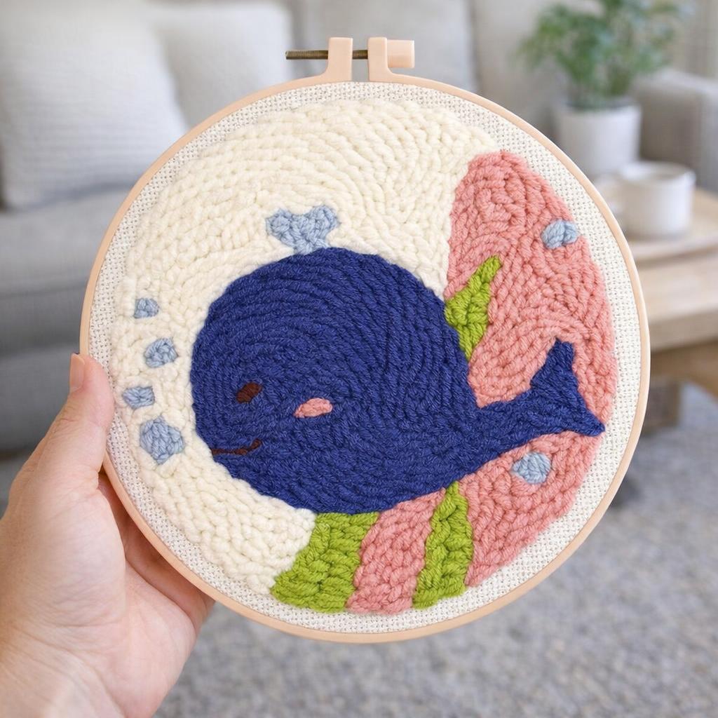 Punch Needle Baleine bleue souriante