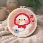 Punch Needle Caneton et Bonnet rouge