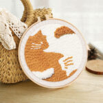 Punch Needle Chat abstrait