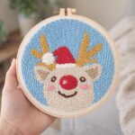 Punch Needle Tête de Renne et Bonnet de Noël